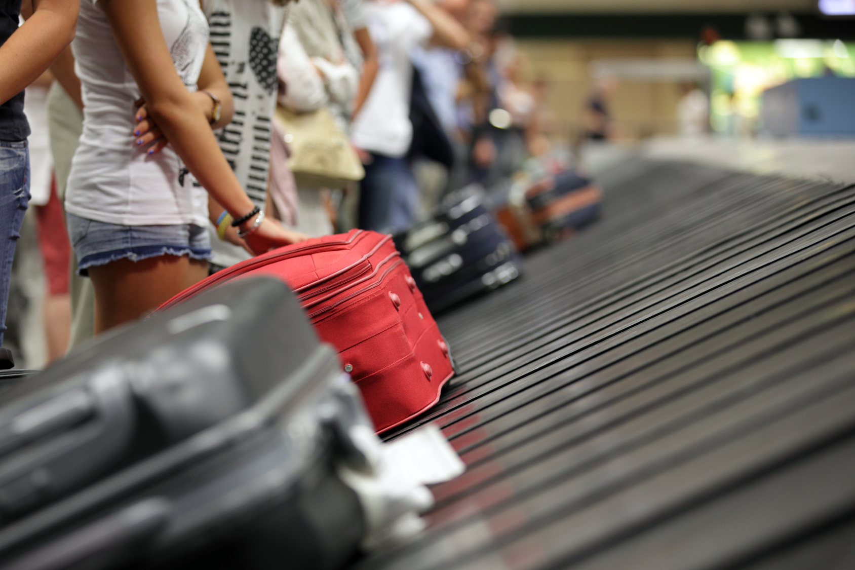 baggage-claim-at-airport-berlin24finanz